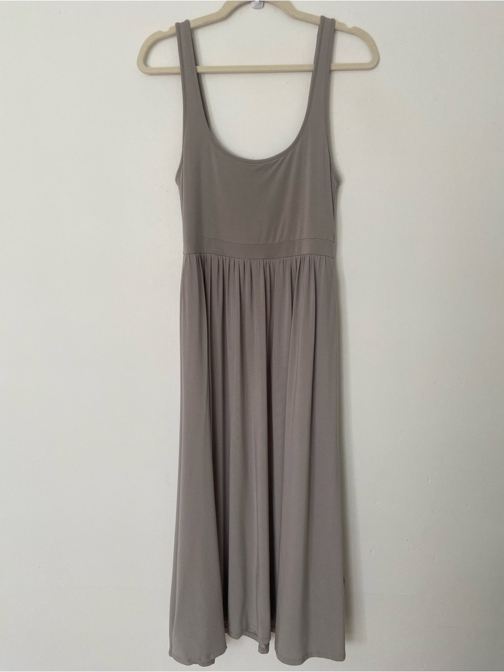 Wilfred Aritzia Market Midi Dress in Light Grey Taupe size Medium - Picture 7 of 9